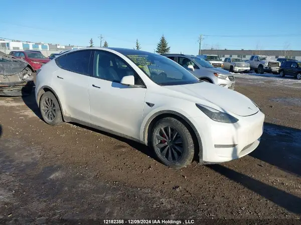 7SAYGDEF2NF523860 2022 TESLA MODEL Y - Image 1