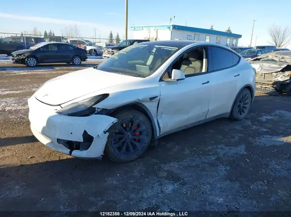 7SAYGDEF2NF523860 2022 TESLA MODEL Y - Image 2