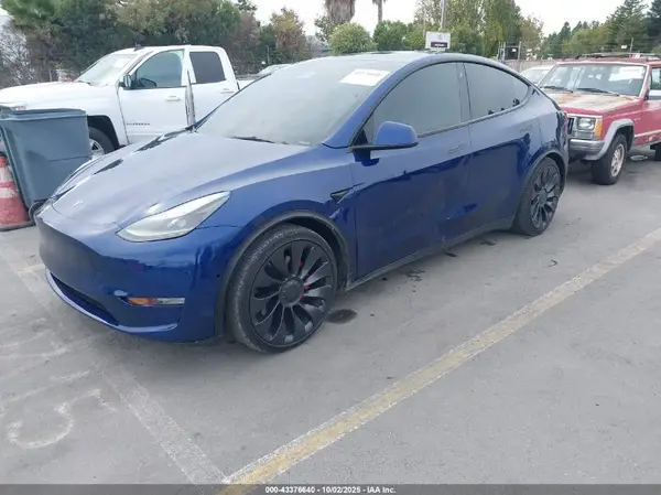 7SAYGDEF2NF524037 2022 TESLA MODEL Y - Image 2