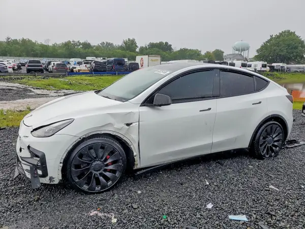 7SAYGDEF2NF544658 2022 TESLA MODEL Y - Image 1