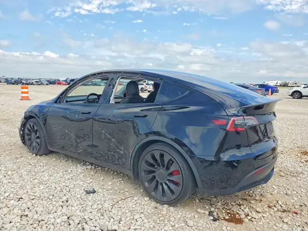 7SAYGDEF2NF547320 2022 TESLA MODEL Y - Image 2