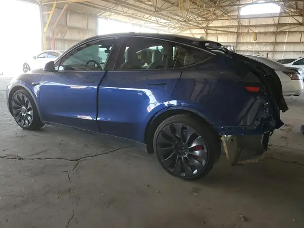 7SAYGDEF2NF556034 2022 TESLA MODEL Y - Image 2