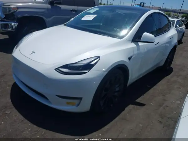 7SAYGDEF2NF558690 2022 TESLA MODEL Y - Image 2