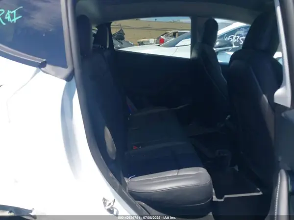 7SAYGDEF2NF558690 2022 TESLA MODEL Y - Image 8