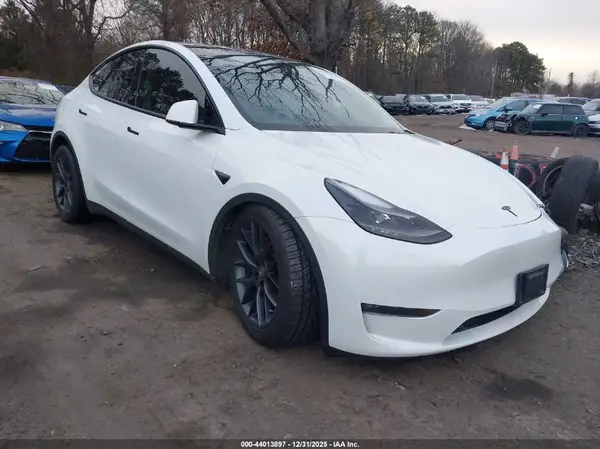 7SAYGDEF2NF563470 2022 TESLA MODEL Y - Image 1