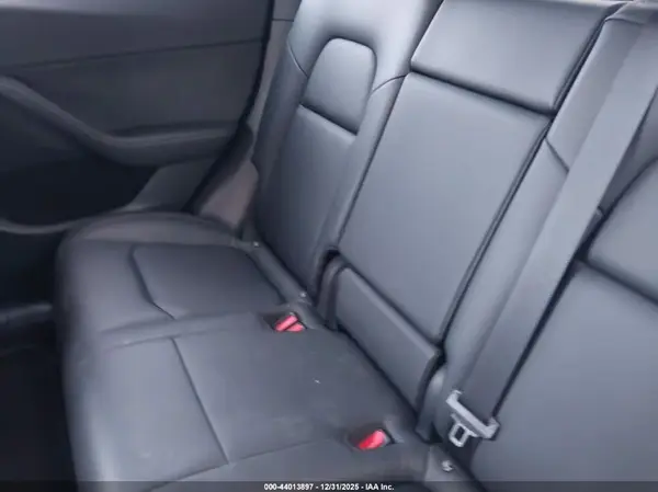 7SAYGDEF2NF563470 2022 TESLA MODEL Y - Image 8