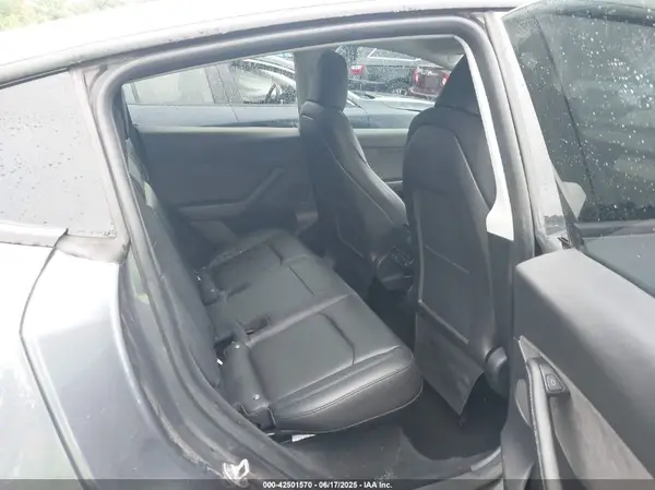 7SAYGDEF2PA049778 2023 TESLA MODEL Y - Image 8