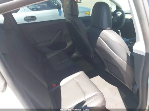 7SAYGDEF2PF580000 2023 TESLA MODEL Y - Image 8