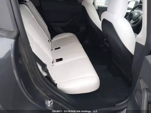 7SAYGDEF2PF588257 2023 TESLA MODEL Y - Image 8