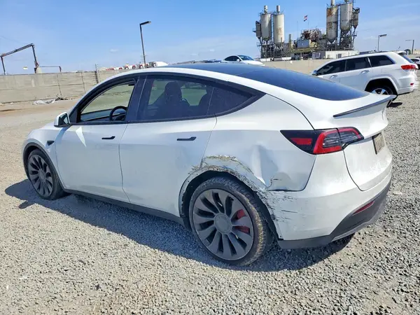 7SAYGDEF2PF599999 2023 TESLA MODEL Y - Image 2