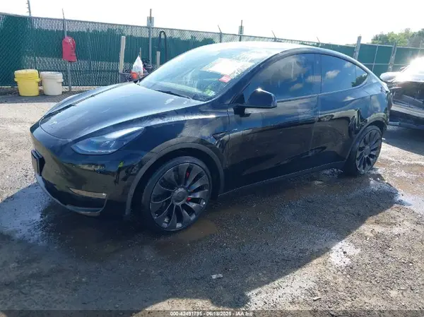7SAYGDEF2PF615943 2023 TESLA MODEL Y - Image 2