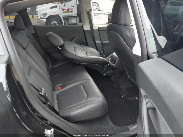 7SAYGDEF2PF624626 2023 TESLA MODEL Y - Image 8