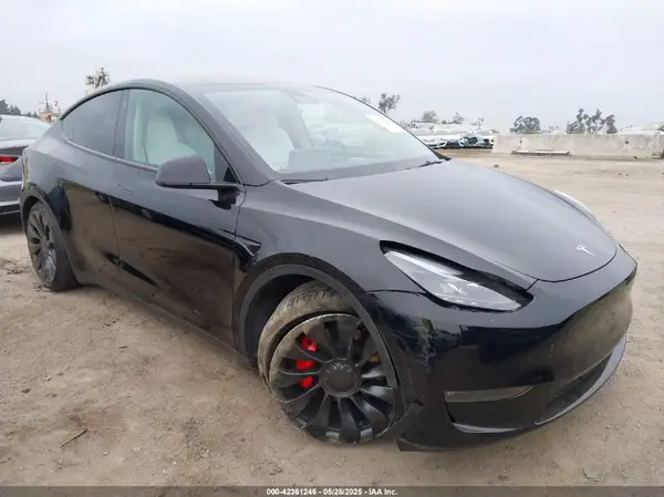 7SAYGDEF2PF635996 2023 TESLA MODEL Y - Image 1