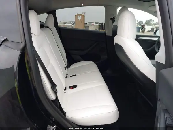 7SAYGDEF2PF635996 2023 TESLA MODEL Y - Image 8