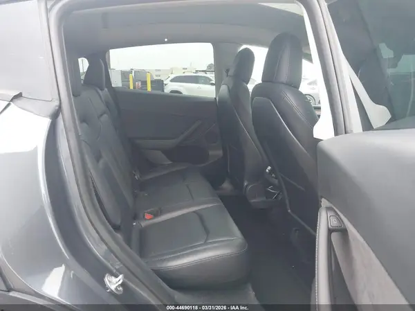 7SAYGDEF2PF659697 2023 TESLA MODEL Y - Image 8