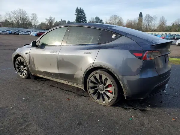 7SAYGDEF2PF692442 2023 TESLA MODEL Y - Image 2