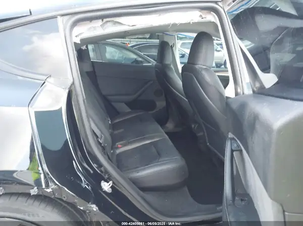 7SAYGDEF2PF700913 2023 TESLA MODEL Y - Image 8