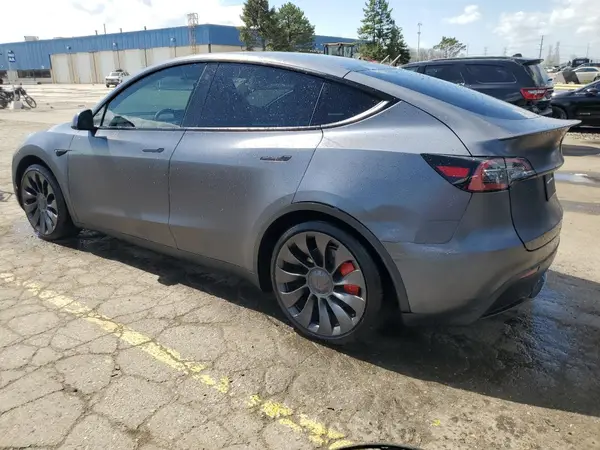 7SAYGDEF2PF709336 2023 TESLA MODEL Y - Image 2