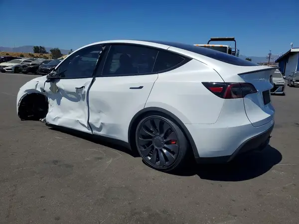 7SAYGDEF2PF713869 2023 TESLA MODEL Y - Image 2