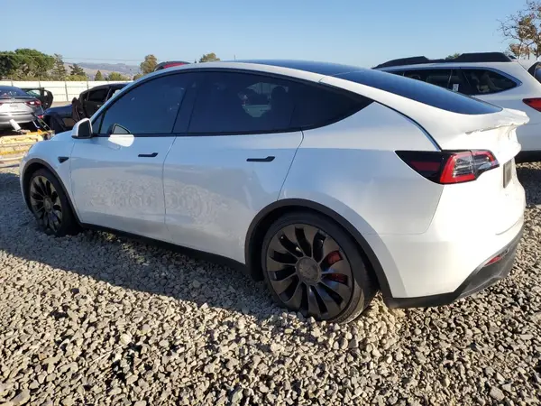 7SAYGDEF2PF740036 2023 TESLA MODEL Y - Image 2