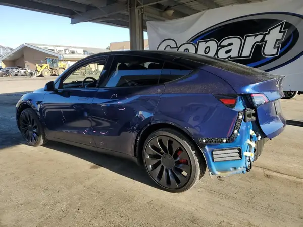 7SAYGDEF2PF740960 2023 TESLA MODEL Y - Image 2