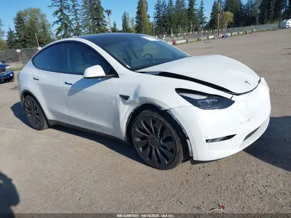 7SAYGDEF2PF754938 2023 TESLA MODEL Y - Image 1