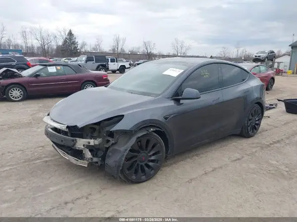 7SAYGDEF2PF757113 2023 TESLA MODEL Y - Image 2