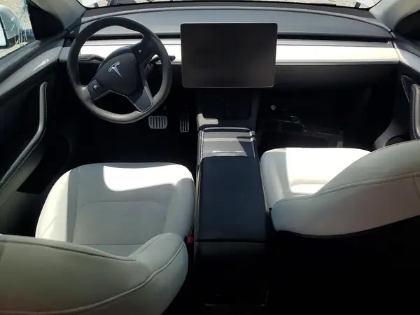 7SAYGDEF2PF761520 2023 TESLA MODEL Y - Image 8