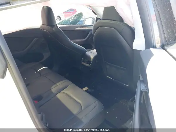 7SAYGDEF2PF775367 2023 TESLA MODEL Y - Image 8