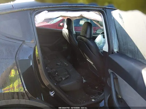 7SAYGDEF2PF782349 2023 TESLA MODEL Y - Image 8