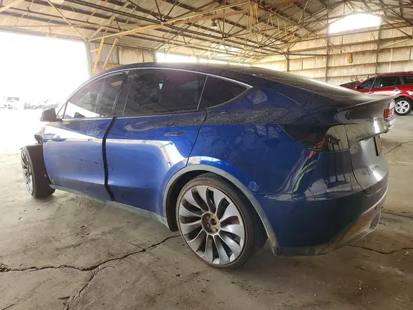 7SAYGDEF2PF789074 2023 TESLA MODEL Y - Image 2