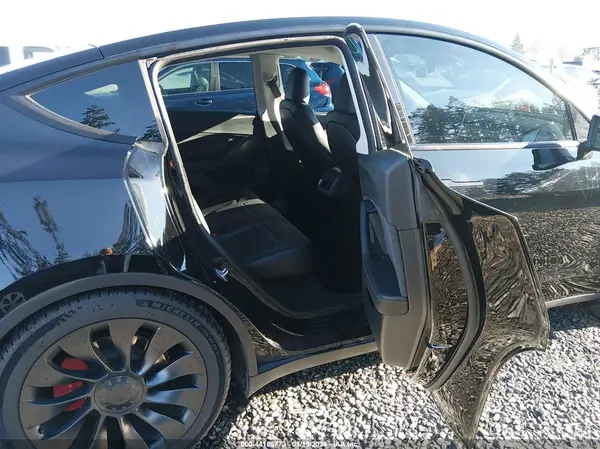 7SAYGDEF2PF802857 2023 TESLA MODEL Y - Image 8