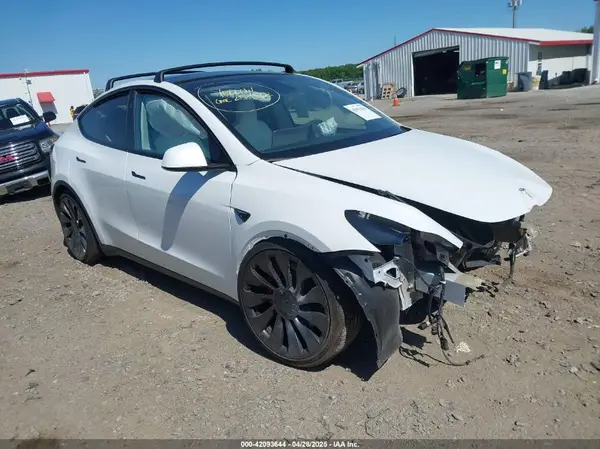 7SAYGDEF2PF858782 2023 TESLA MODEL Y - Image 1
