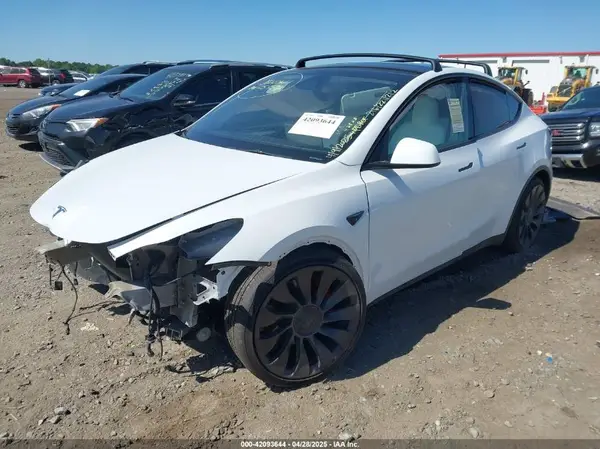 7SAYGDEF2PF858782 2023 TESLA MODEL Y - Image 2
