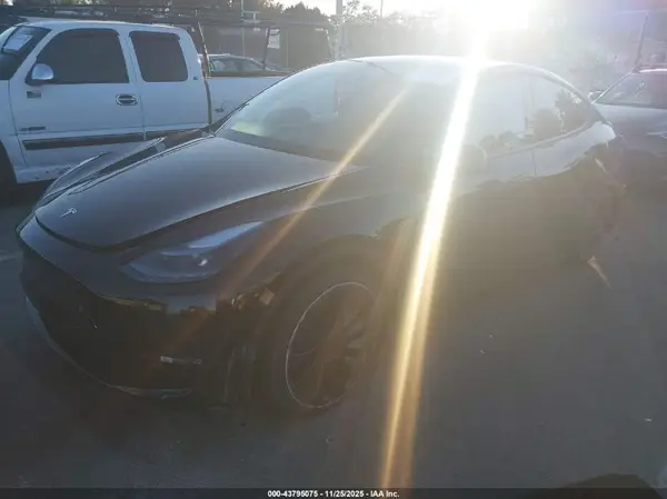 7SAYGDEF2PF863626 2023 TESLA MODEL Y - Image 2