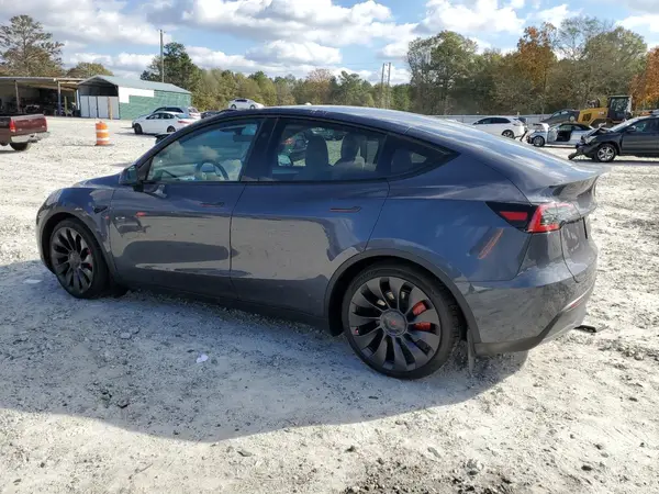 7SAYGDEF2PF864100 2023 TESLA MODEL Y - Image 2