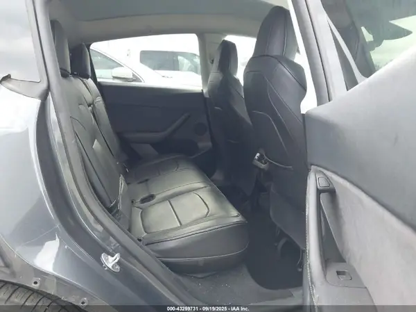 7SAYGDEF2PF864243 2023 TESLA MODEL Y - Image 8