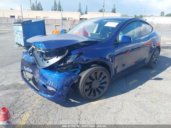7SAYGDEF2PF864775 2023 TESLA MODEL Y - Image 2