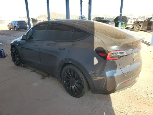 7SAYGDEF2PF931780 2023 TESLA MODEL Y - Image 2