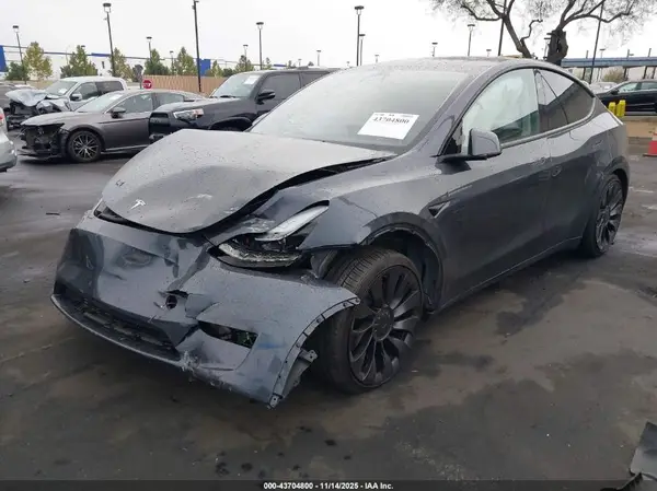 7SAYGDEF2PF941631 2023 TESLA MODEL Y - Image 2