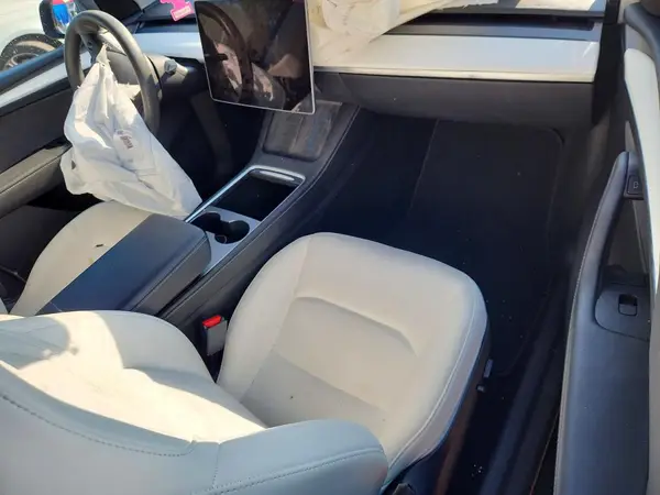 7SAYGDEF2PF968117 2023 TESLA MODEL Y - Image 8