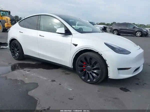 7SAYGDEF2PF969512 2023 TESLA MODEL Y - Image 1