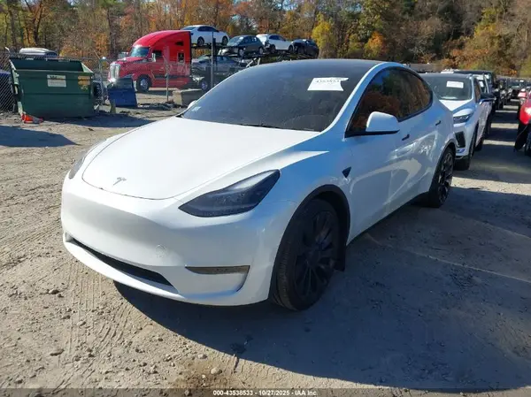 7SAYGDEF2RA253838 2024 TESLA MODEL Y - Image 2