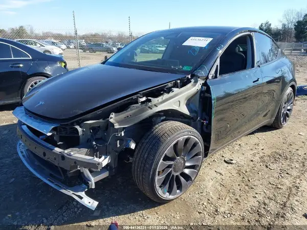 7SAYGDEF2RA264368 2024 TESLA MODEL Y - Image 2