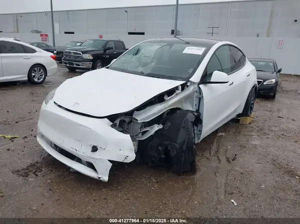 7SAYGDEF2RA268629 2024 TESLA MODEL Y - Image 2
