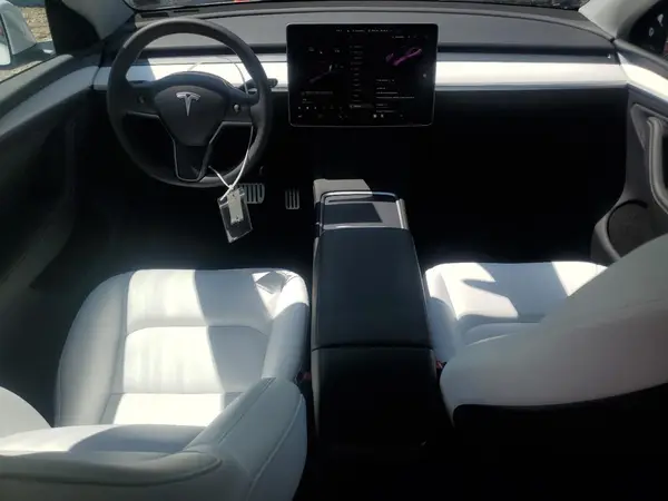 7SAYGDEF2RA290548 2024 TESLA MODEL Y - Image 8