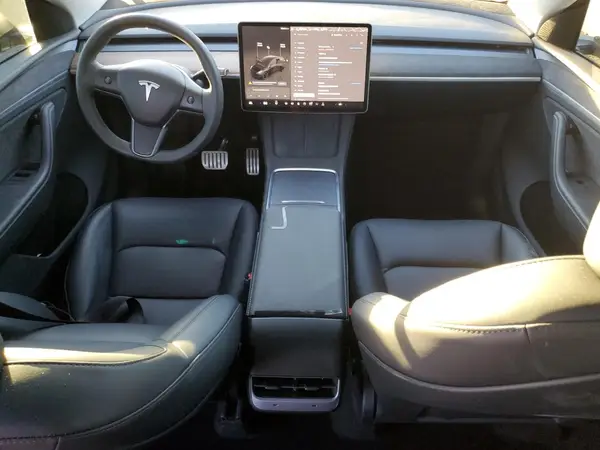 7SAYGDEF2RA300690 2024 TESLA MODEL Y - Image 8