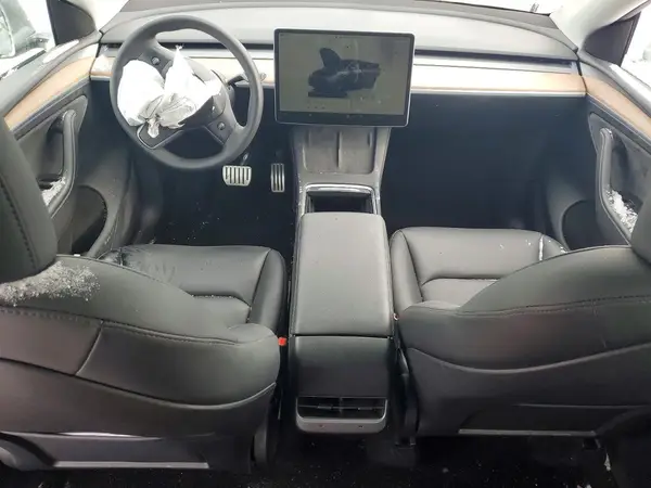 7SAYGDEF2RA300933 2024 TESLA MODEL Y - Image 8