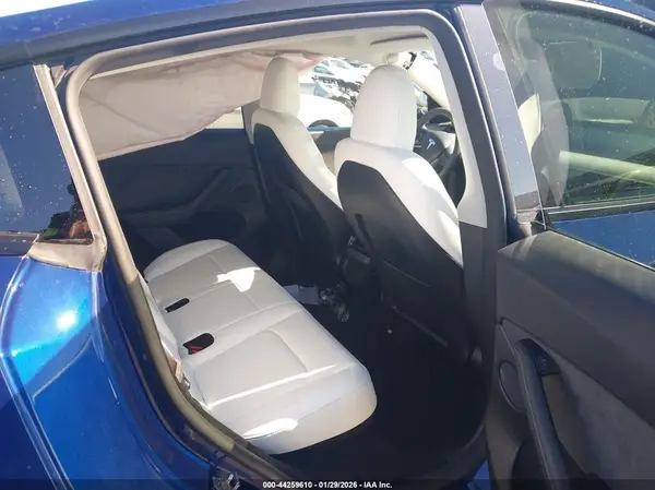 7SAYGDEF2RA303735 2024 TESLA MODEL Y - Image 8