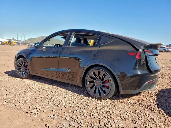 7SAYGDEF2RA304688 2024 TESLA MODEL Y - Image 2